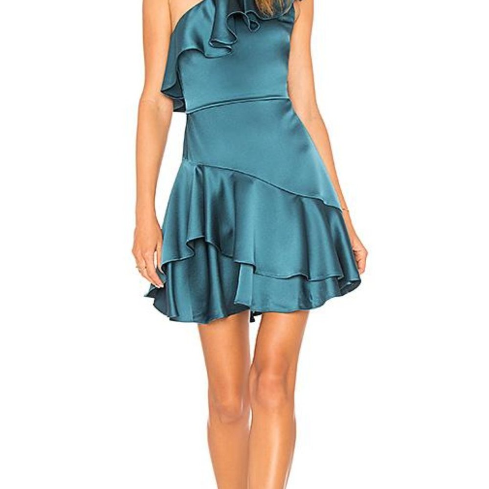 Halston. Stand out in the crowd! Cocktail/Party Dress